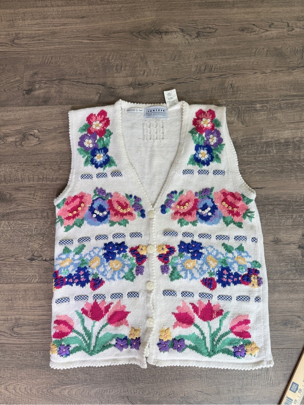 Jantzen White Floral Knit Button-Up Vest